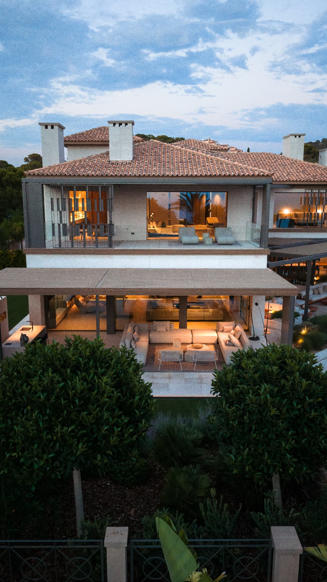 Las Brisas upper suite opening onto the terrace