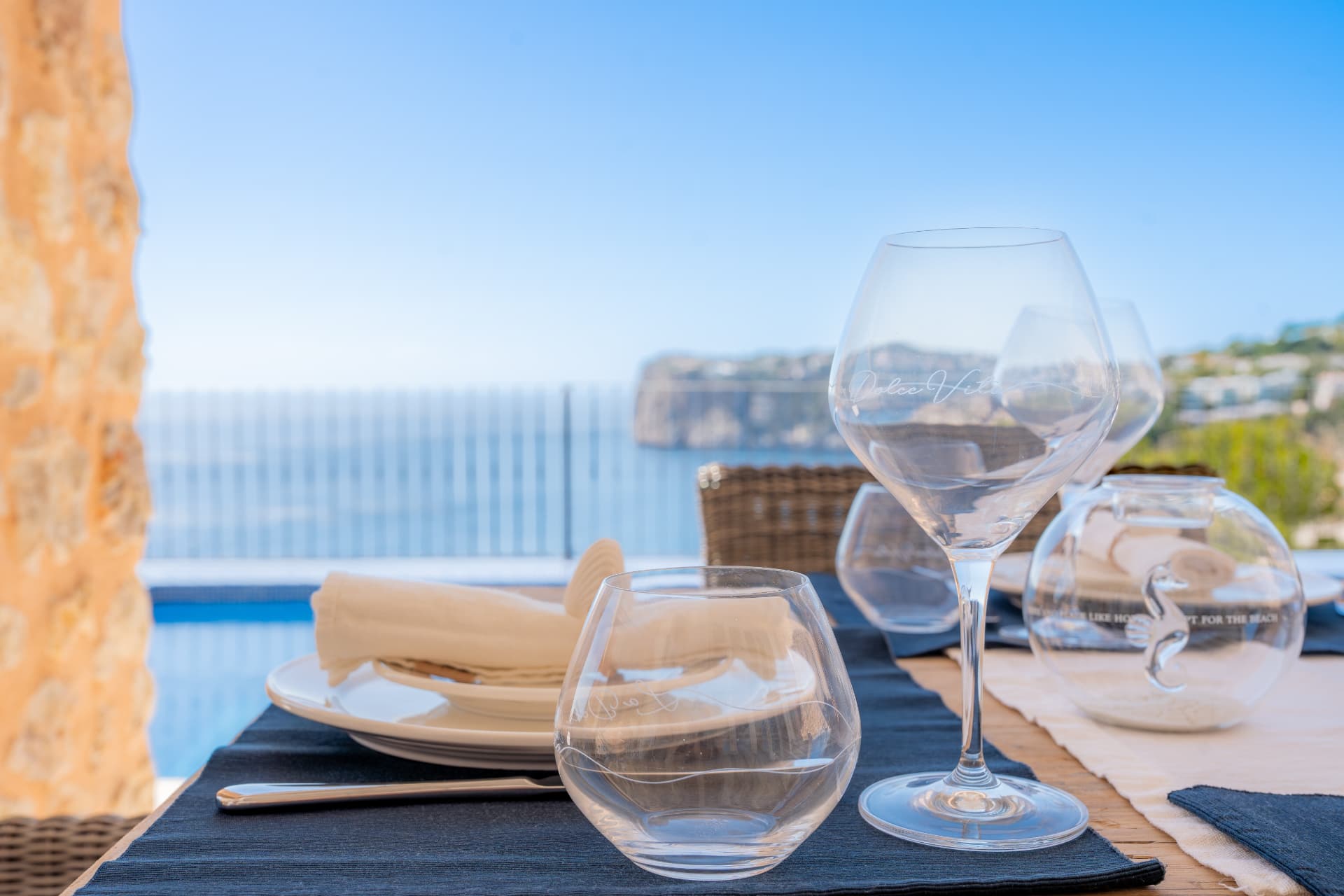 El Dorada outdoor dining setting