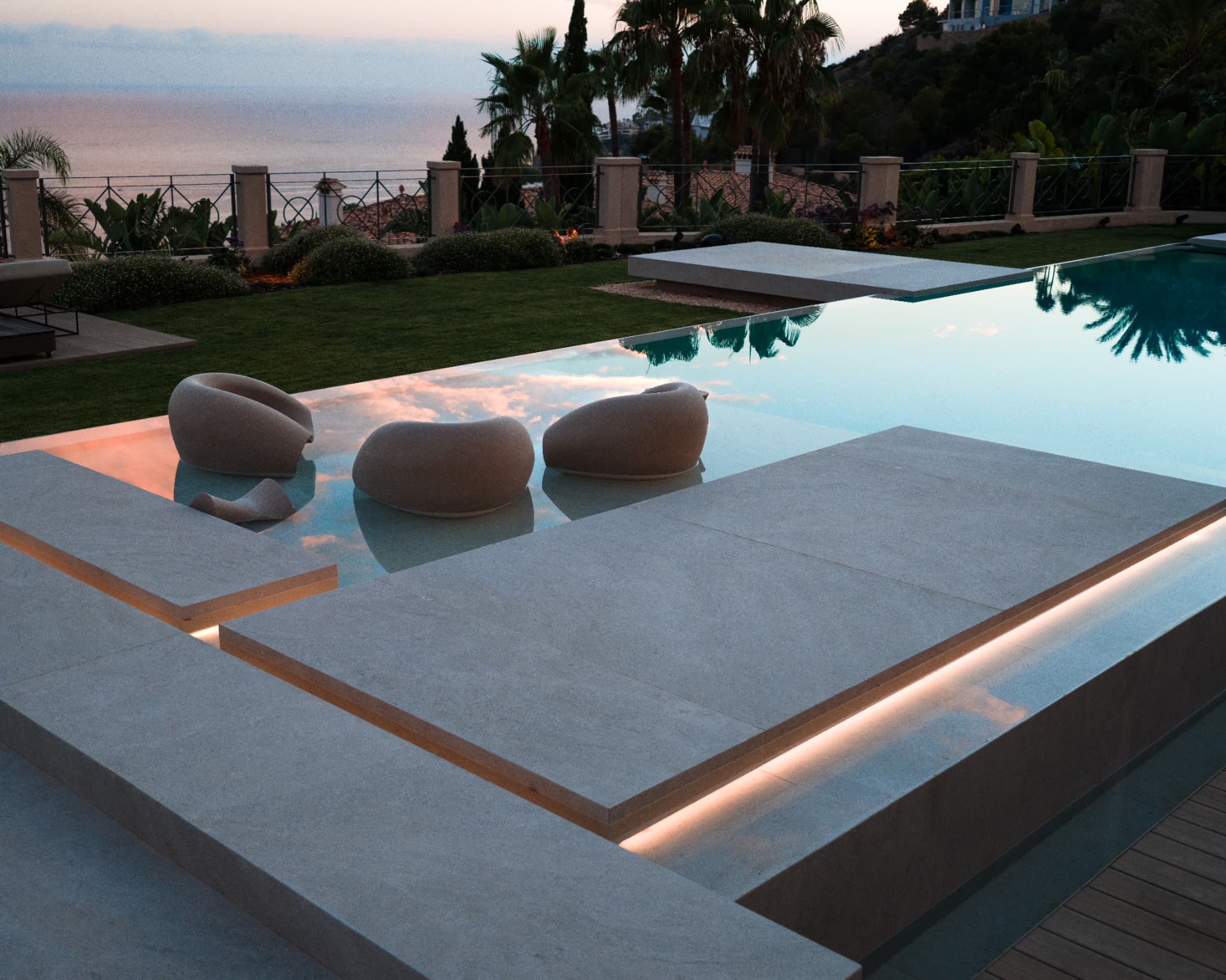 Las Brisas infinity pool with the sea beyond